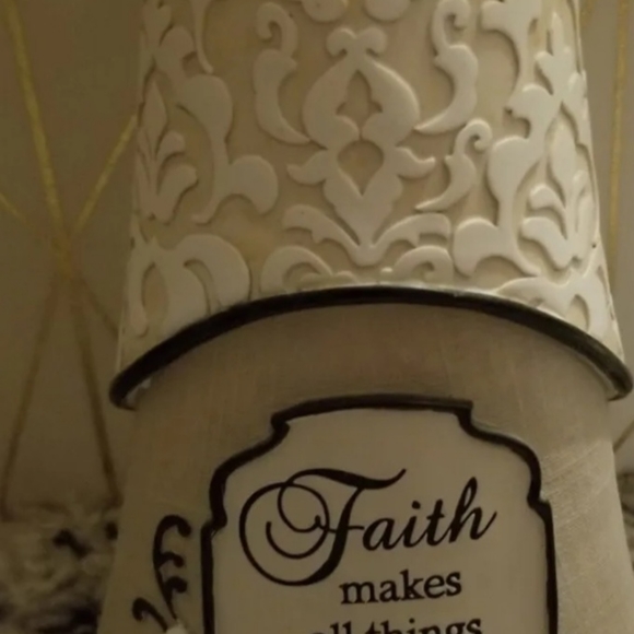 Angel holding a cross sending the message of Faith. Modeles Faith 88083 - Picture 2 of 7